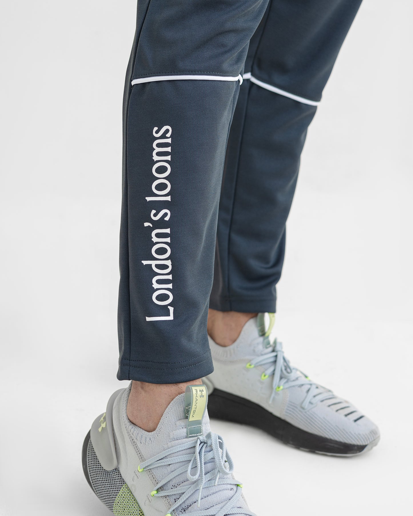 GRAY LOOSE FIT PLEATED TROUSERS