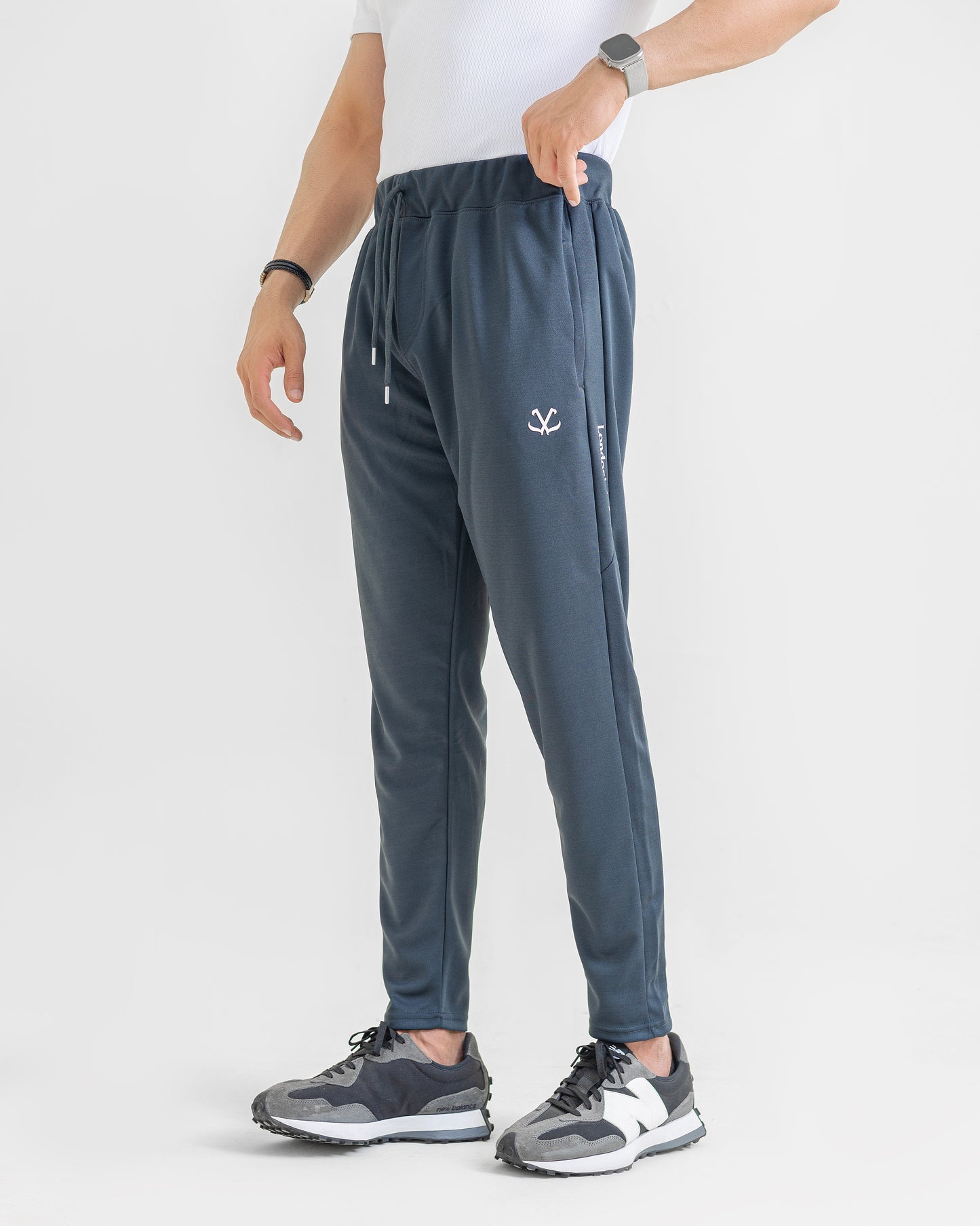 SILVER LOOSE FIT PLEATED TROUSERS