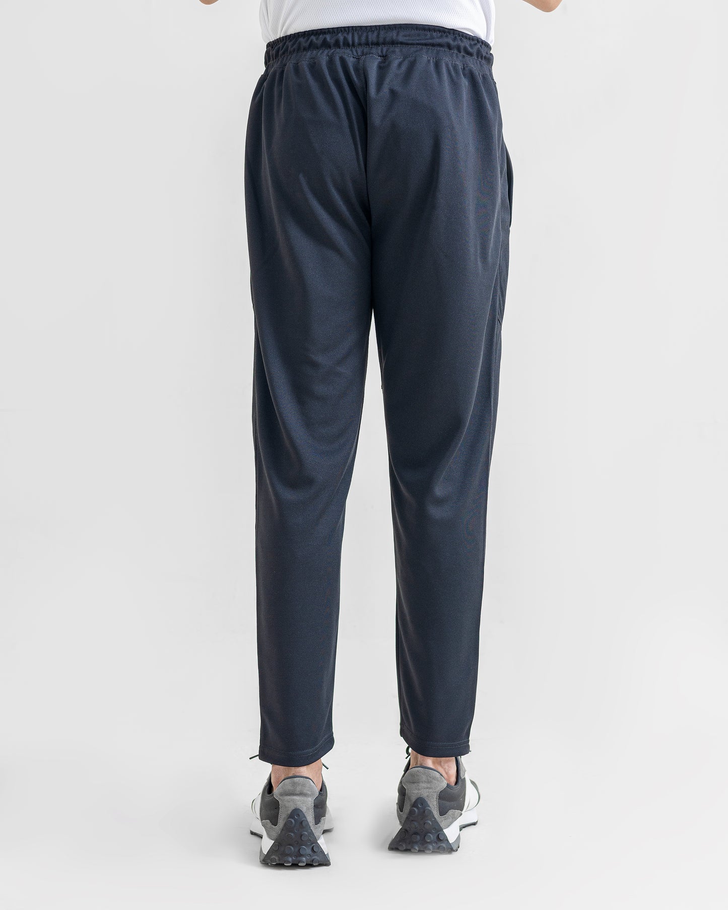 BLACK LOOSE FIT PLEATED TROUSERS