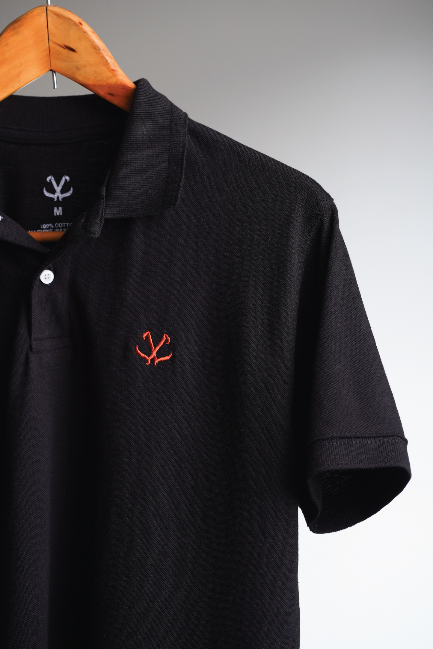 BLACK BASICS GOLD POLO