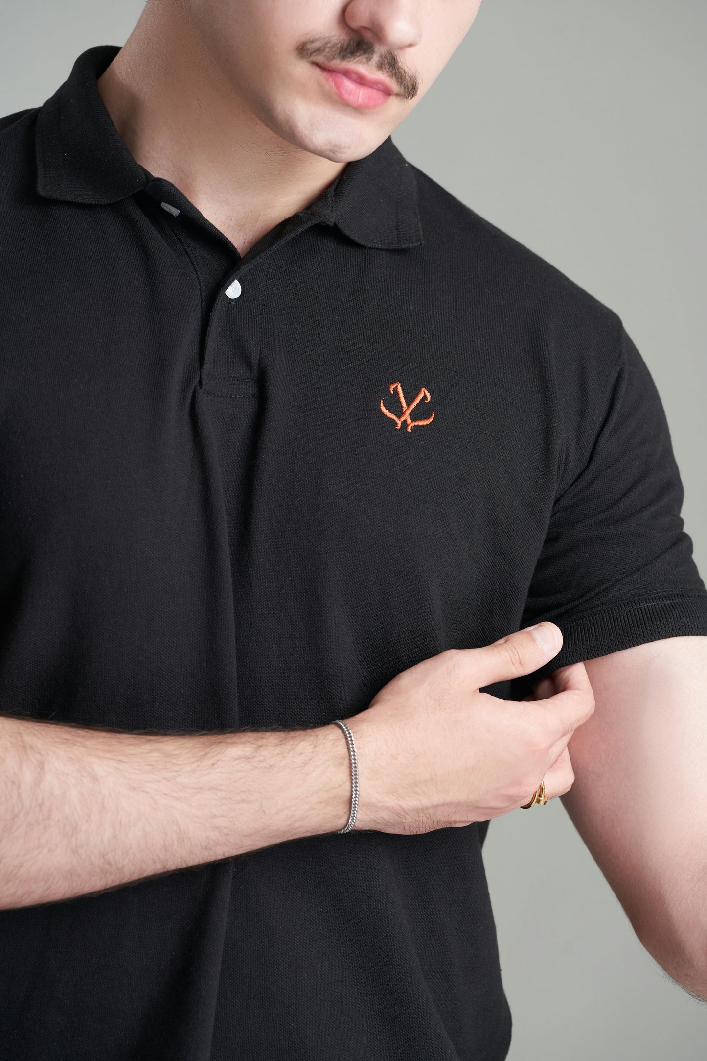 BLACK BASICS GOLD POLO